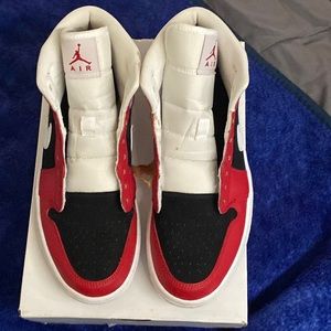 Air Jordan 1 Mid Gym Red Black (W)